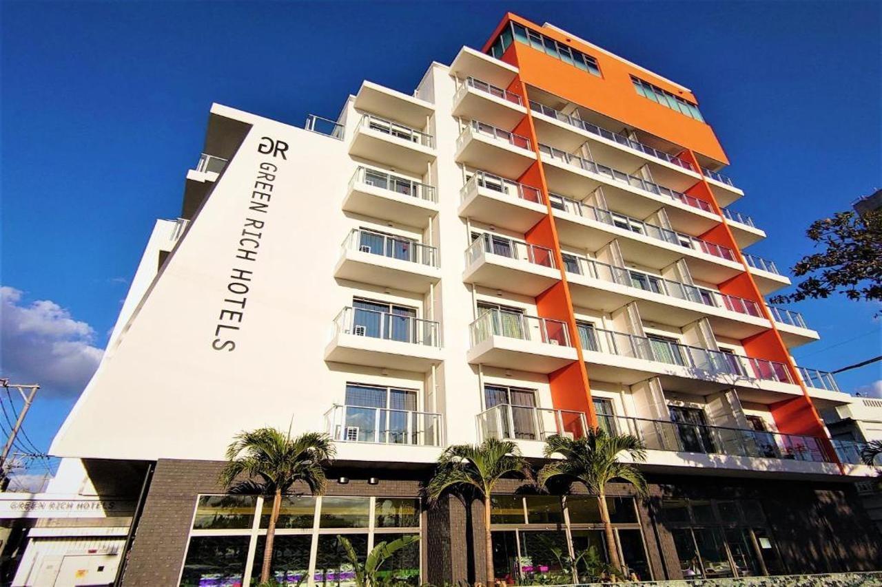 Green Rich Hotel Okinawa Nago Exterior photo